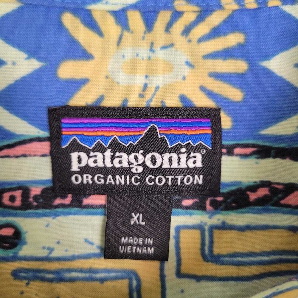 Patagonia Men's Short Sleeve XL Button Up Blue Pink Colorful Southwest Tribal - Picture 4 of 8